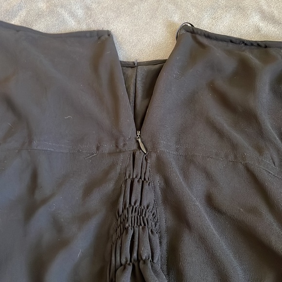 Amazing black textured skirt - Picture 11 of 12